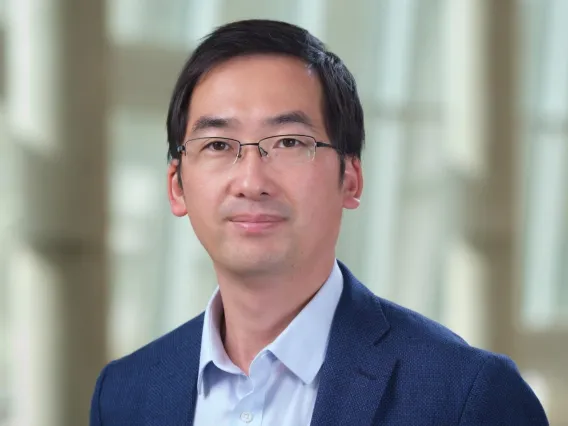 Professional photo of Xinglong Wang, Ph.D.